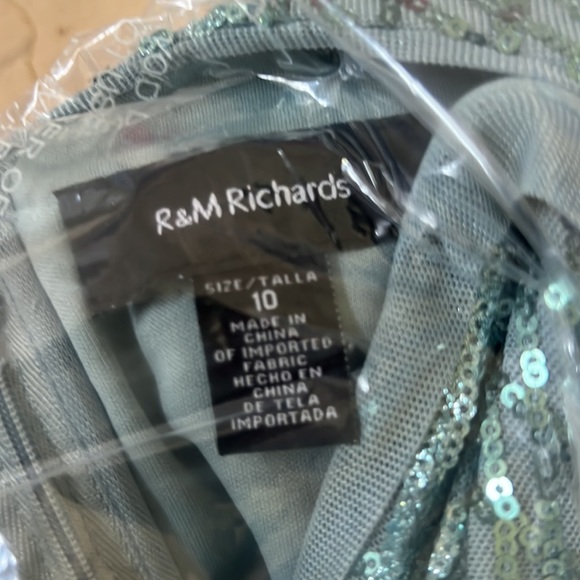 Absolutely stunning Women's All Over Sequin Cape Cocktail Dress size 8 brand new - Picture 9 of 12